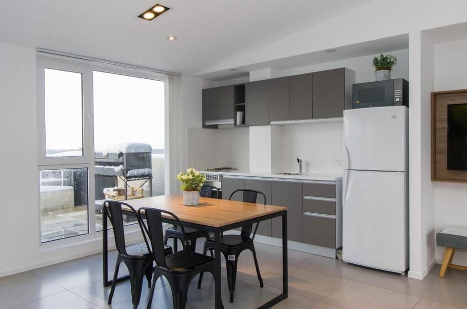 Apartment, Balcony, Sea View | Private kitchen
