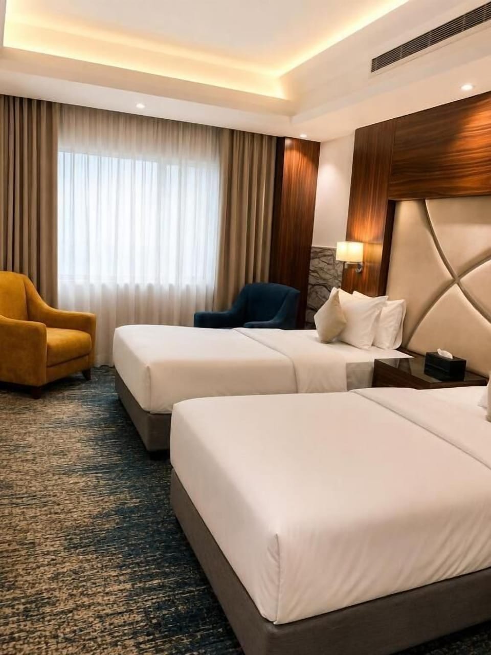 Comfort Twin Room, City View | Living area