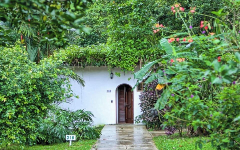 Standard Bungalow, Garden View | Property grounds