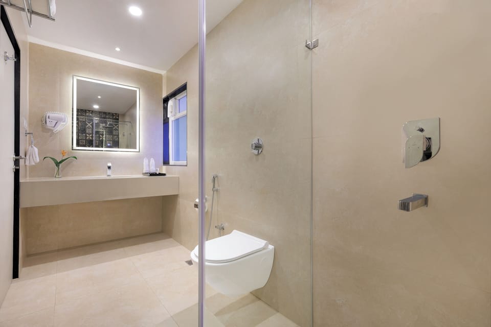 Garden View Room | Bathroom | Shower, free toiletries, hair dryer, towels