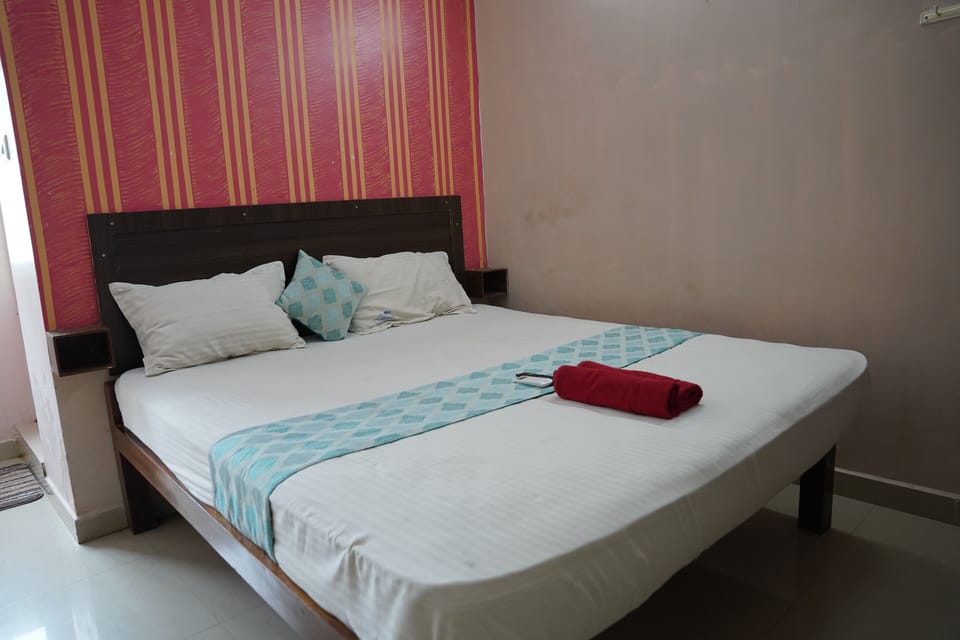 Deluxe Villa | Premium bedding, WiFi (free), bed sheets