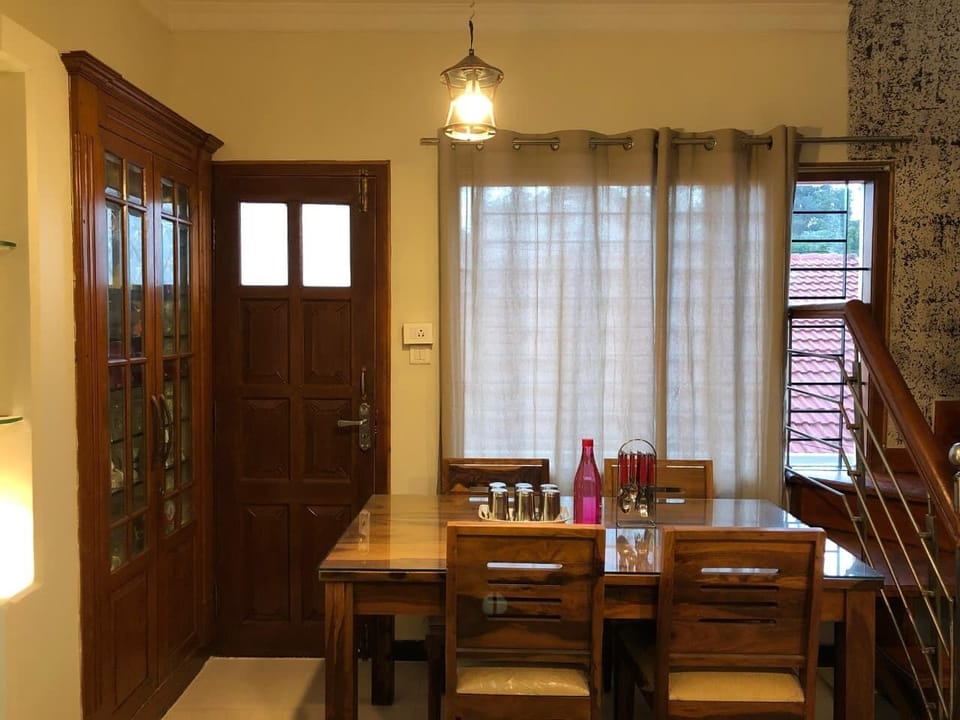 Apartment | Dining
