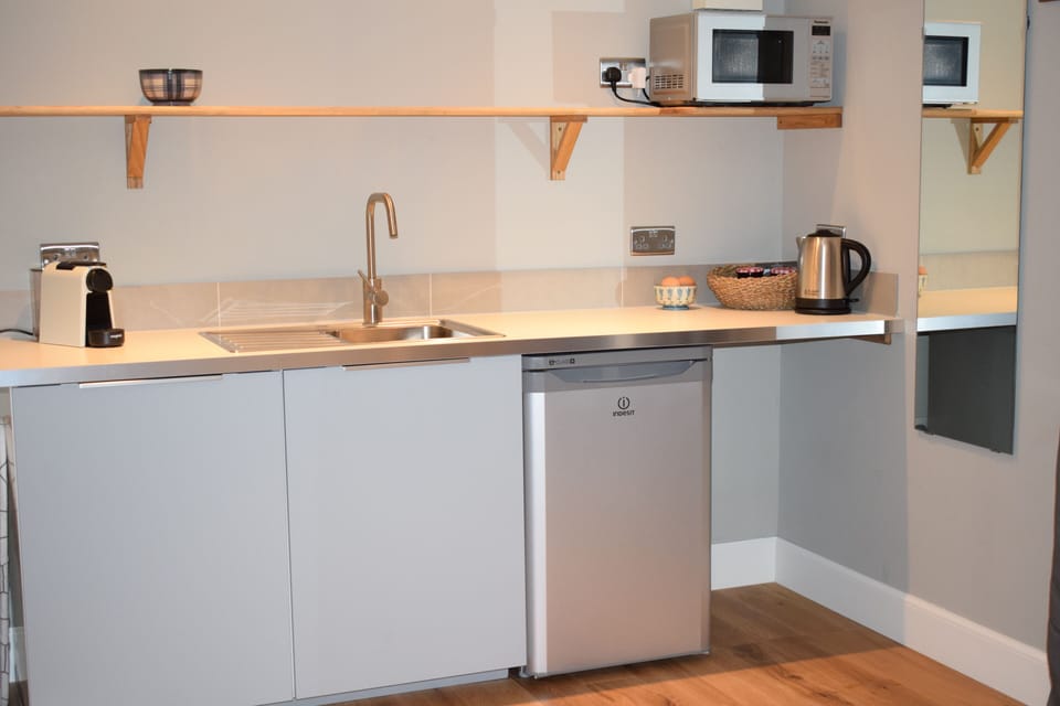Studio (The Store) | Private kitchen | Electric kettle, dining tables