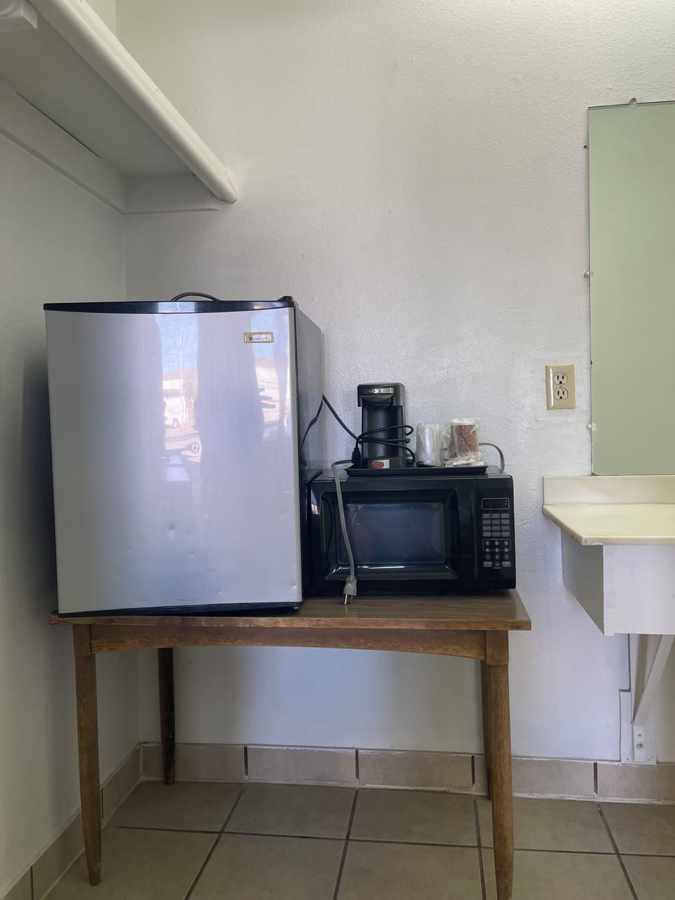 Fridge, microwave