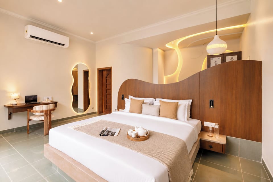 Luxury Double Room | Iron/ironing board (on request), WiFi (free)