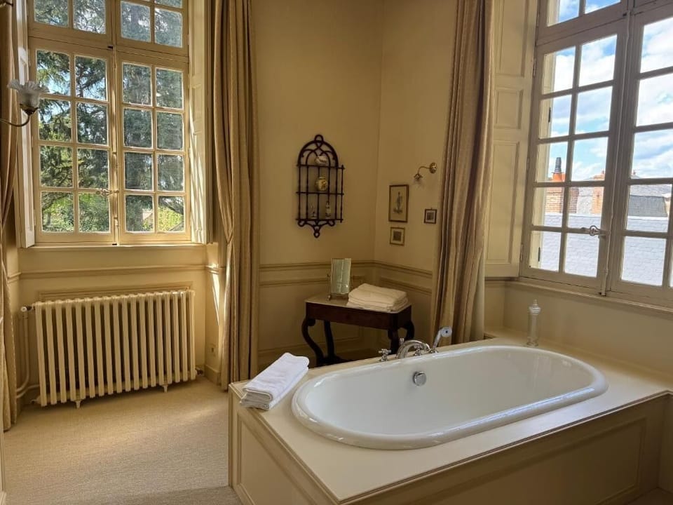 Deluxe Double Room, Garden View | Bathroom