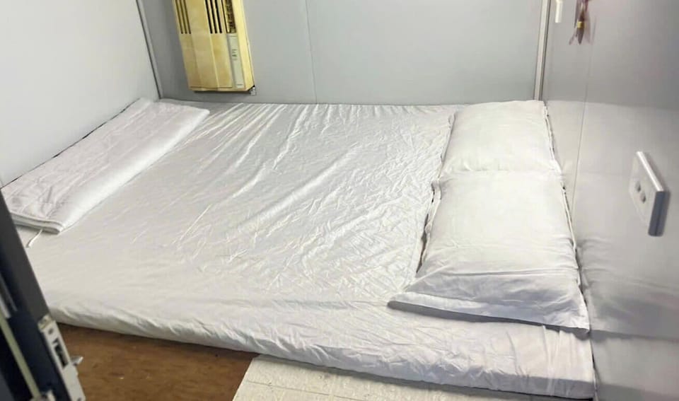 Basic Cabin | WiFi (free), bed sheets