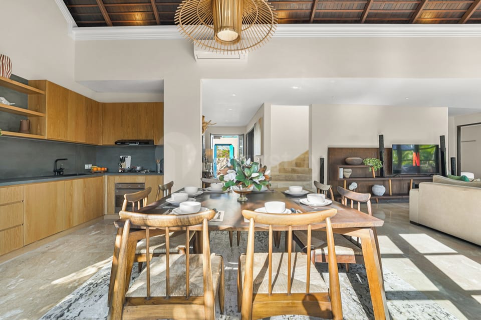 Villa, 3 Bedrooms, Pool View | Dining room