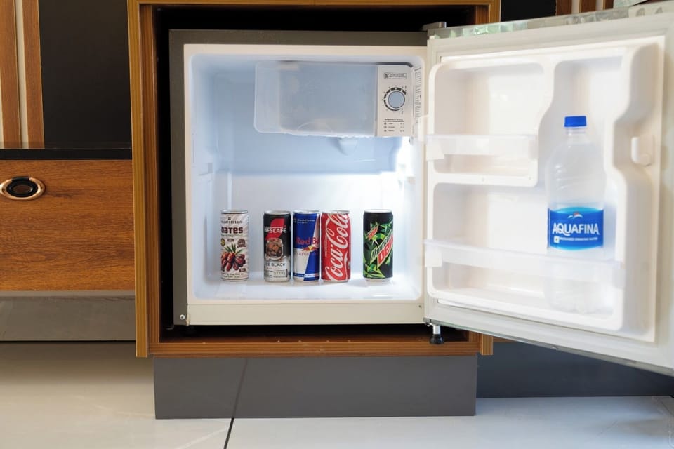 Premium Mountain View AC with Balcony | Desk, WiFi (free)