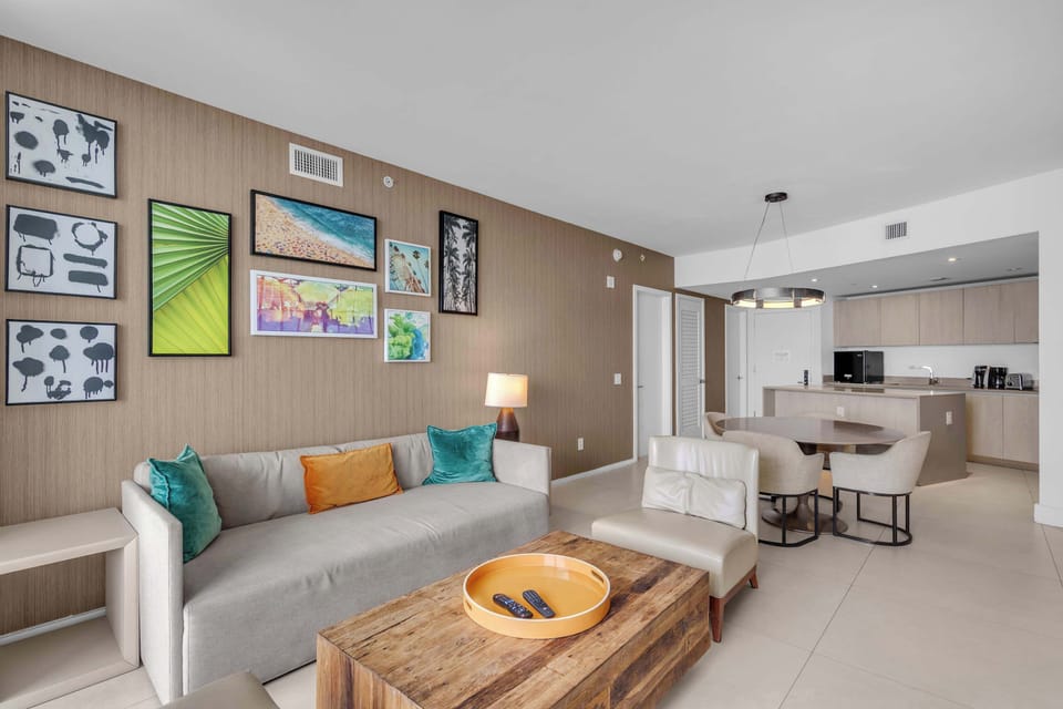 Condo, Multiple Beds, Ocean View (Oceanview Highrise) | Living area