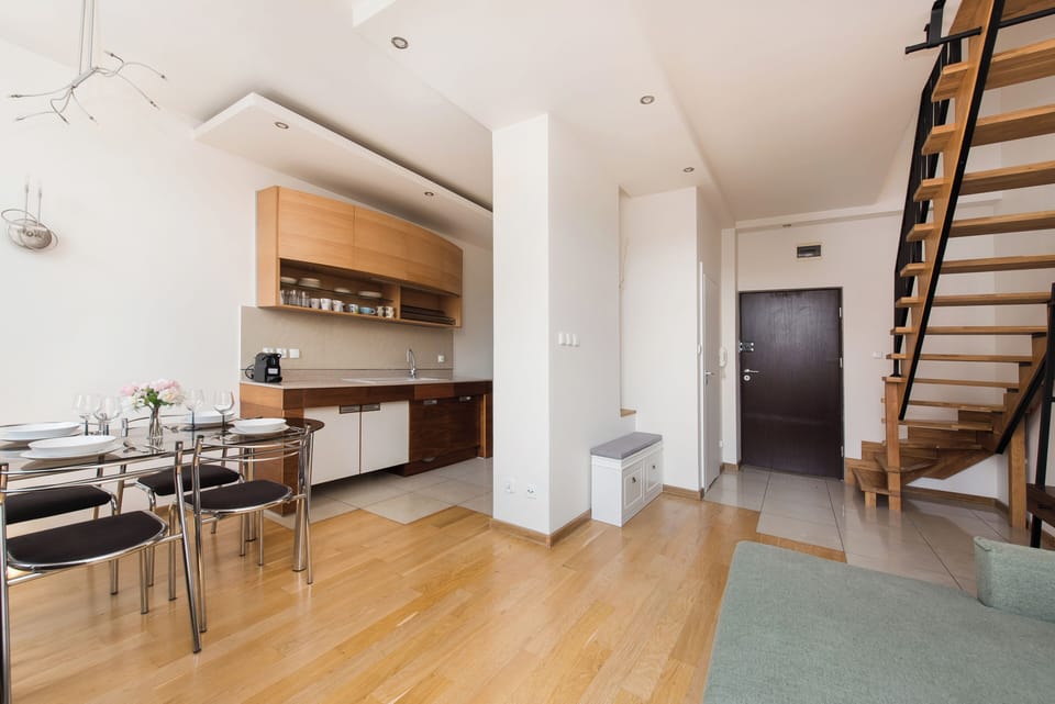 Apartment (21) | Living area | 30-inch flat-screen TV with digital channels