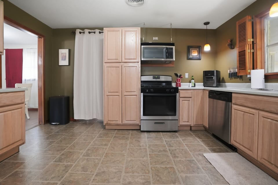 House, 3 Bedrooms | Private kitchen | Coffee/tea maker, fridge, oven, toaster