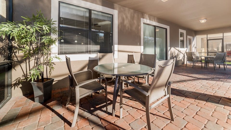 House, Multiple Bedrooms | Outdoor dining