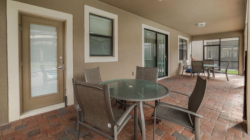 House, Multiple Bedrooms | Outdoor dining