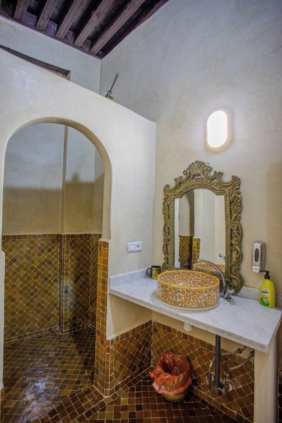 Basic Quadruple Room | Bathroom | Shower, hair dryer, towels, soap