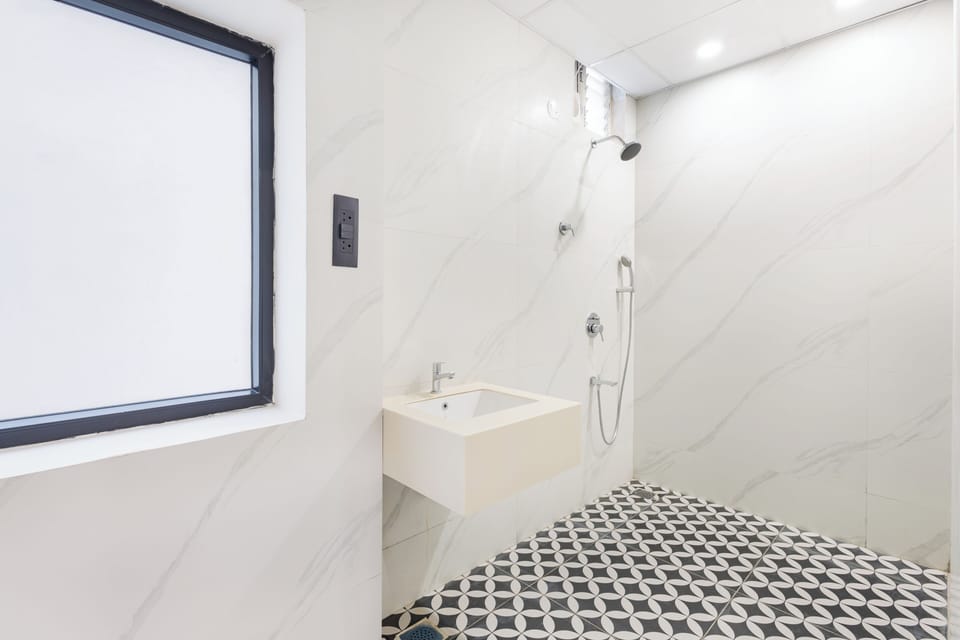 Family Studio | Bathroom | Shower, hair dryer, slippers, towels