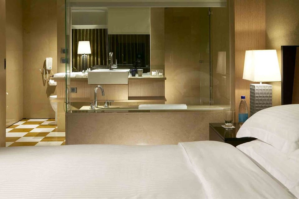 Superior Room | Down comforters, in-room safe, desk, soundproofing