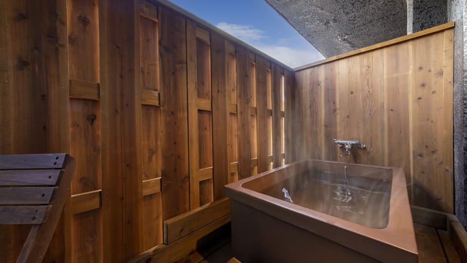 Standard Japanese Style Room with Open-air Bath, Non-Smoking | In-room safe, desk, WiFi (free), bed sheets