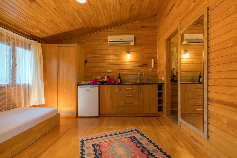Bungalow | 1 bedroom, minibar, desk, soundproofing
