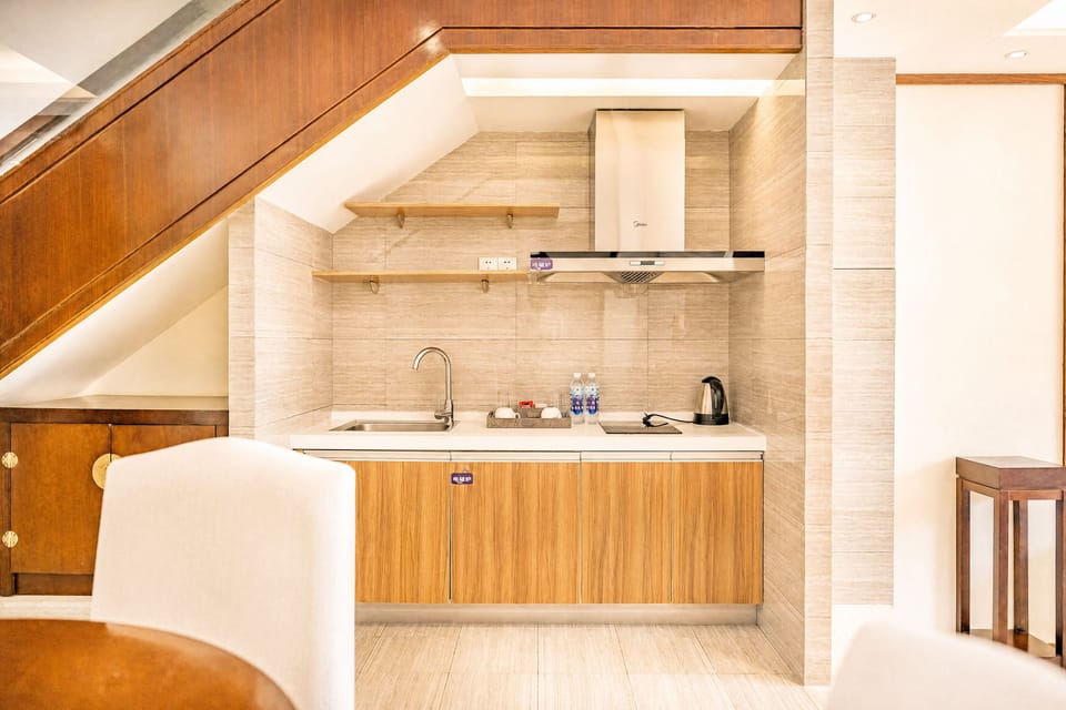 Yue Cloud Two-Bedroom Family Villa | Private kitchen | Mini-fridge