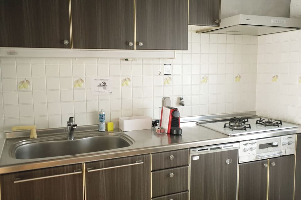 House, 3 Bedrooms, Non Smoking, Balcony | Private kitchen