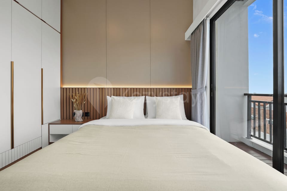 Villa, 3 Bedrooms, City View | Desk, laptop workspace, iron/ironing board, WiFi (free)