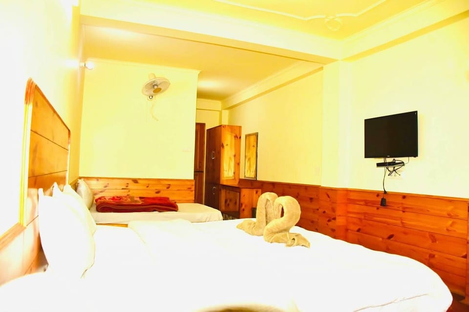Family Room | WiFi (free)