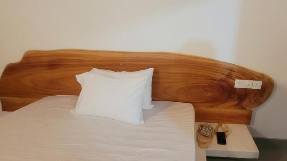 Standard Double Room, Garden View | Premium bedding, desk, laptop workspace, blackout drapes