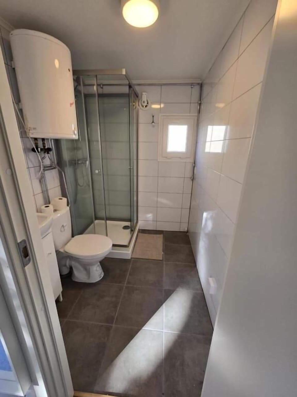 Standard Mobile Home | Bathroom | Towels