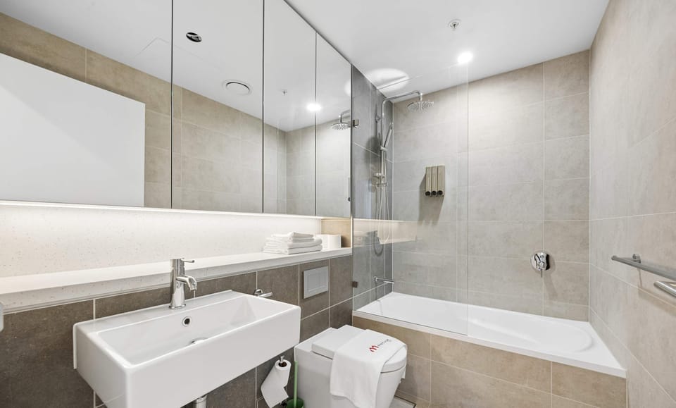 Metawisebnb Stylish 2BR Apartment Near Metro Shops Apartment in Sydney