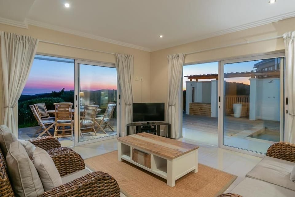 Villa, Ocean View | Living area