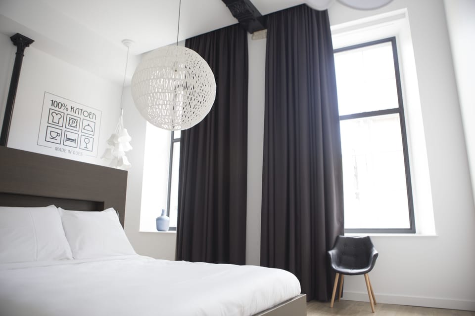 Superior Double Room | In-room safe, soundproofing, iron/ironing board, free WiFi