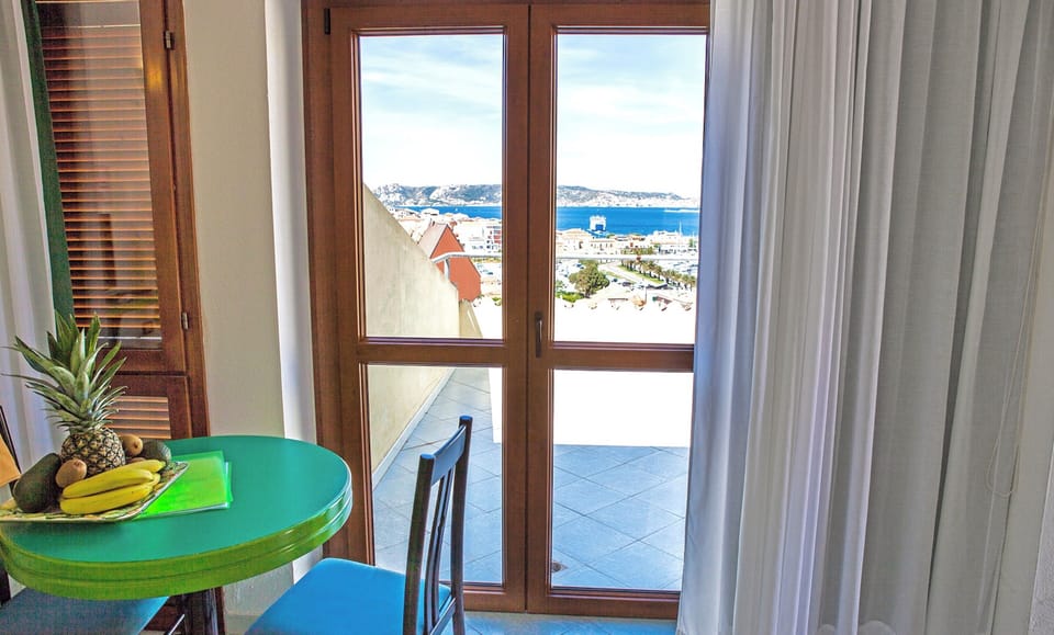 Comfort Double Room, Sea View | Desk, cribs (free), WiFi (free), bed sheets