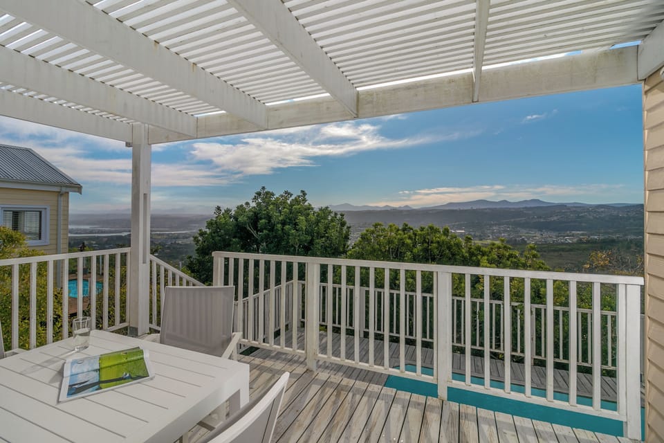 Deluxe Villa, Lagoon View | Outdoor dining