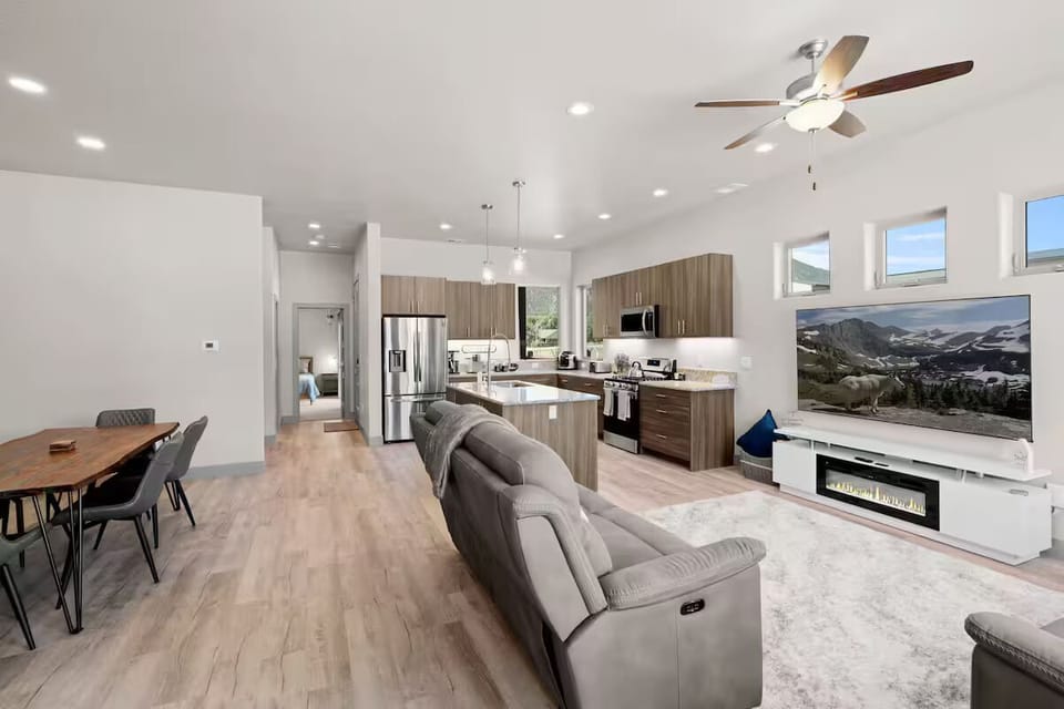 House (3 Bedrooms) | Interior
