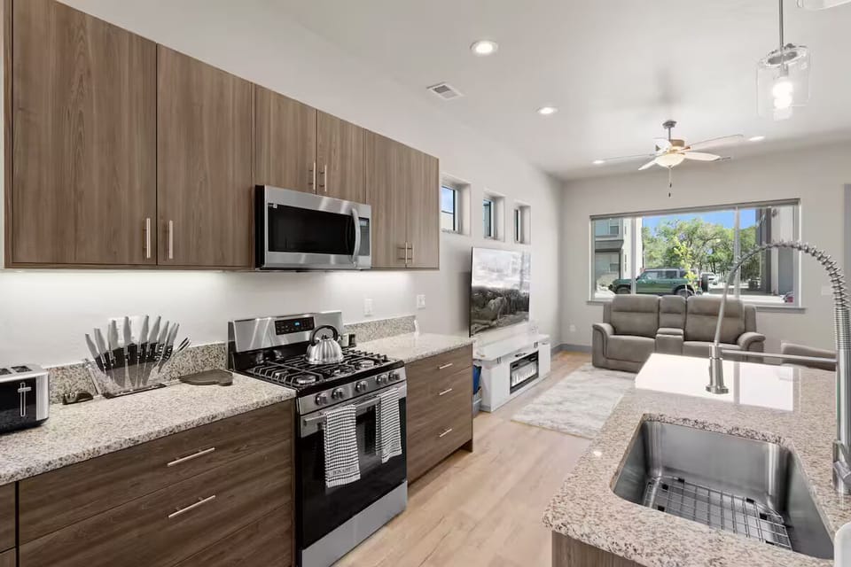 House (3 Bedrooms) | Interior