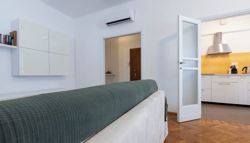 Apartment (1 Bedroom) | Living area | TV
