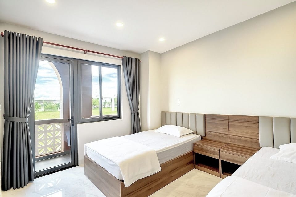 Comfort Double Room | Desk, blackout drapes, iron/ironing board, WiFi (free)