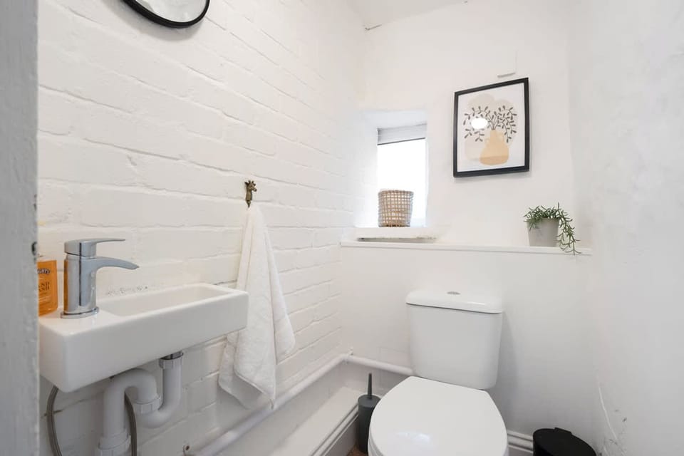 Detached Three Bedroom Family Home Hot Tub Stay House in England