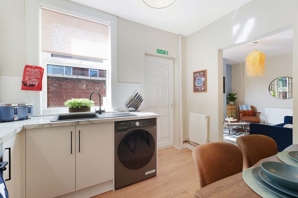House | 4 bedrooms, high-speed internet