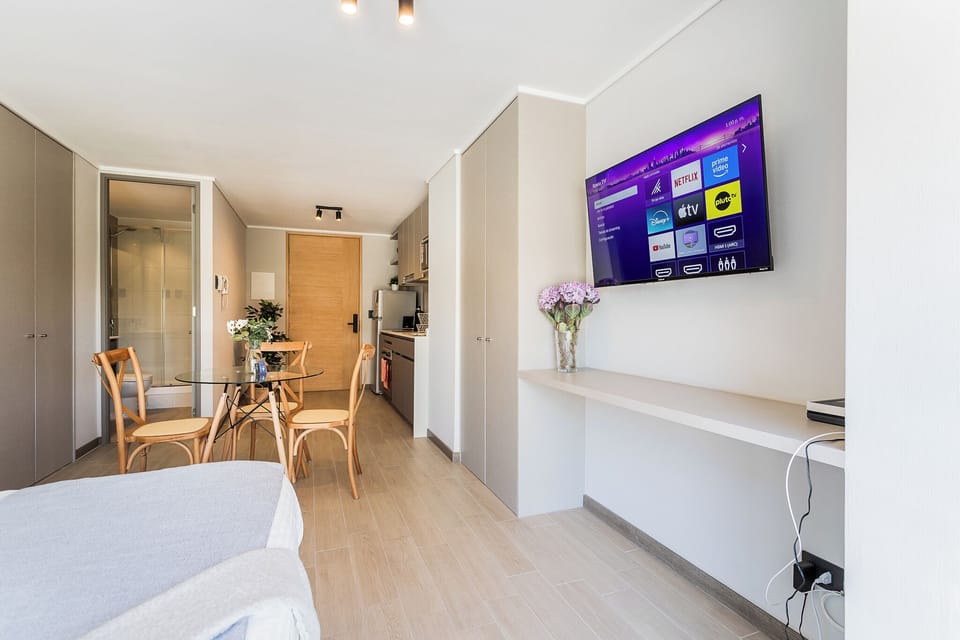 Studio, 1 Queen Bed, Pets Allowed | Interior