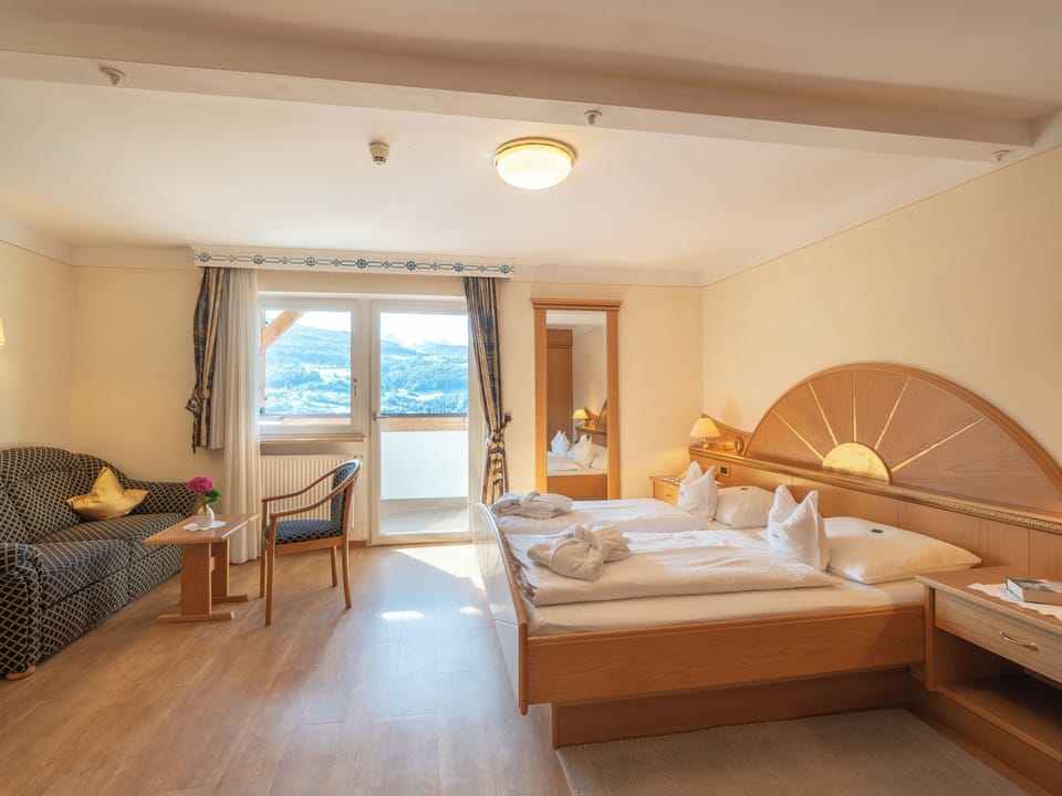 Superior Double Room | Premium bedding, minibar, in-room safe, desk