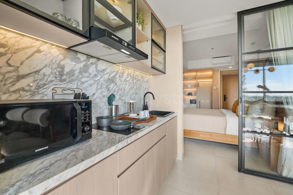Apartment, 2 Bedrooms, City View | Private kitchen | Coffee/tea maker, full-size fridge, microwave, stovetop