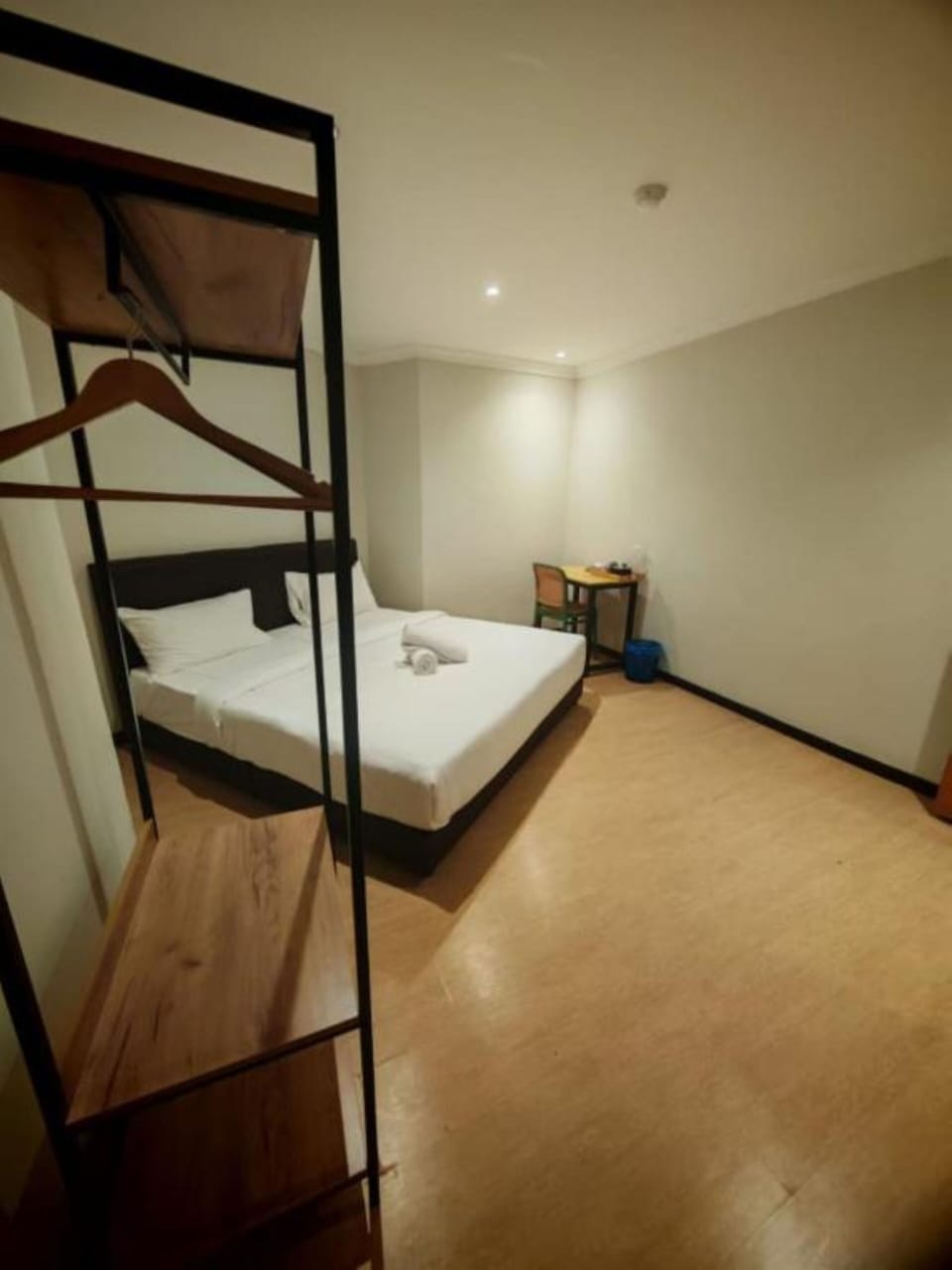  Standard King Room | Iron/ironing board, WiFi (free)