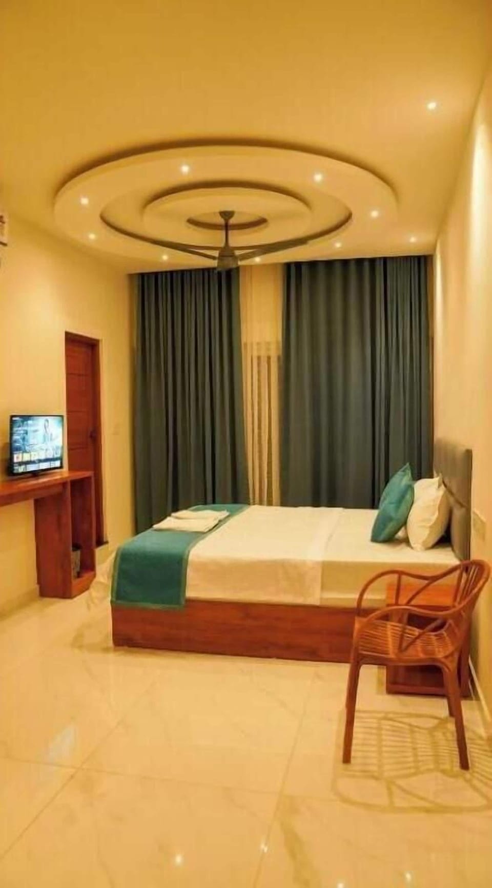 308 Standard Queen Room With Balcony | WiFi (free)