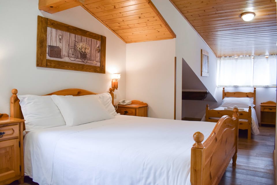 In-room safe, desk, soundproofing, bed sheets