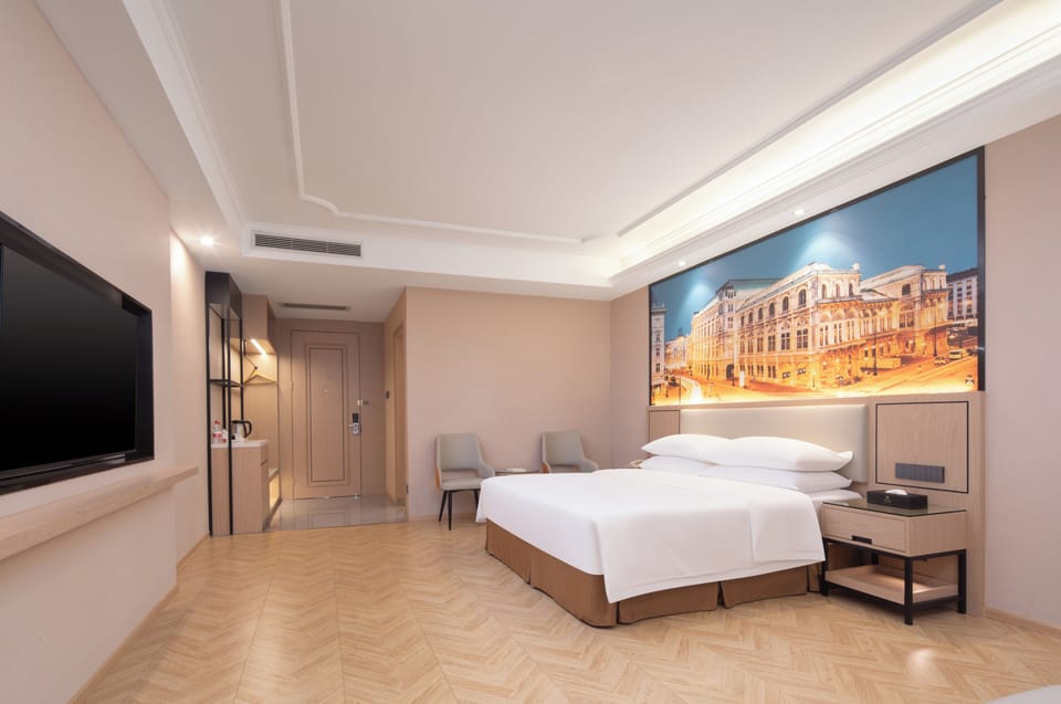 Standard Double Room | Desk, laptop workspace, WiFi (free), bed sheets