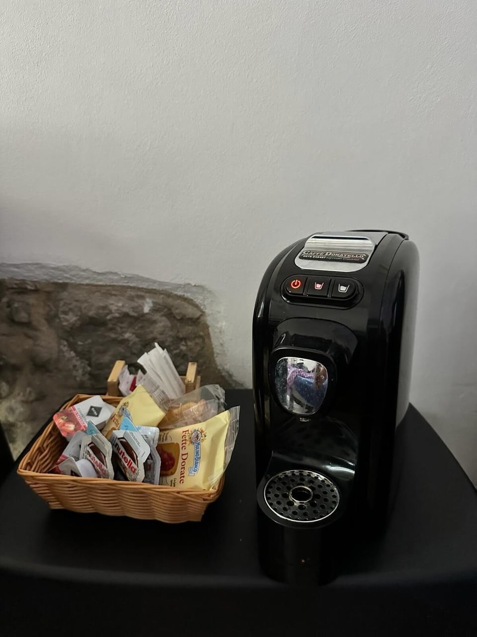 Suite, Garden View | Coffee and/or coffee maker