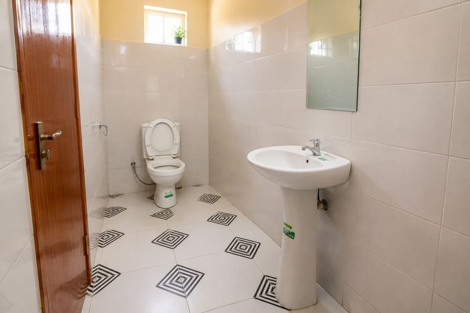 Shower, free toiletries, soap, toilet paper