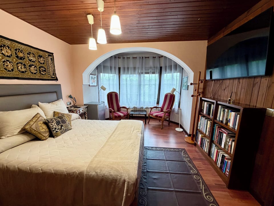 Deluxe Double Room, Garden View | In-room safe, blackout drapes, WiFi (free)